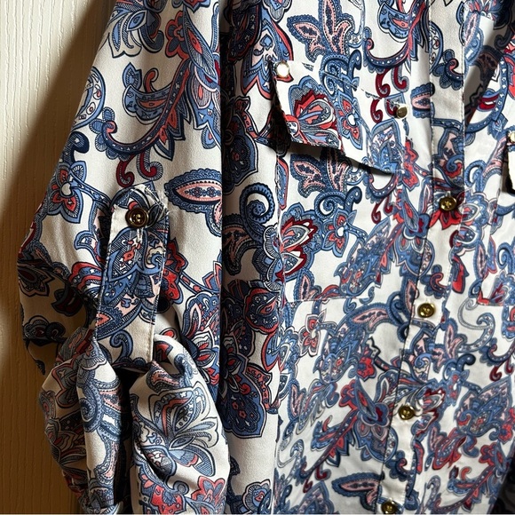 Women’s Charters Club Plus Size 2X Floral Blouse Blue/white Business Button Up - Picture 3 of 8